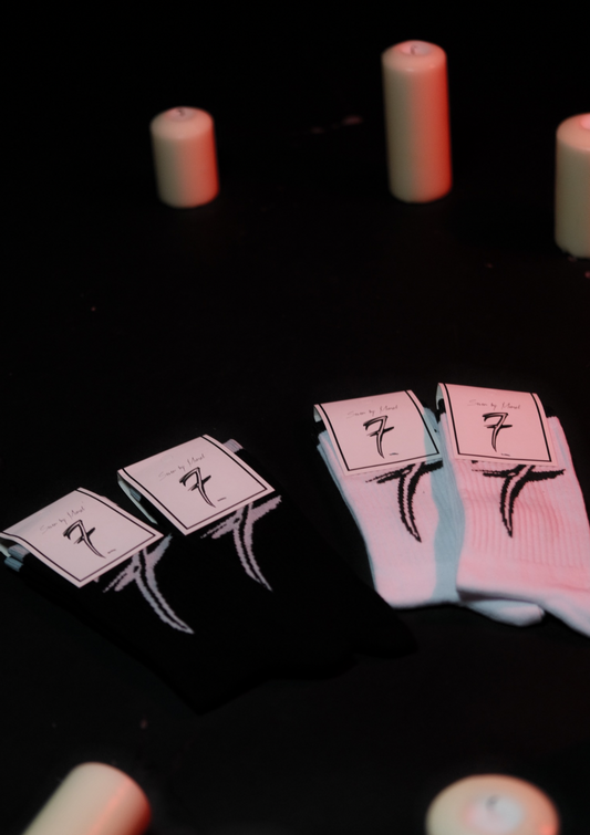 Черно-бели streetwear чорапи Socks Seven от Murda Boyz с контрастен SEVEN дизайн