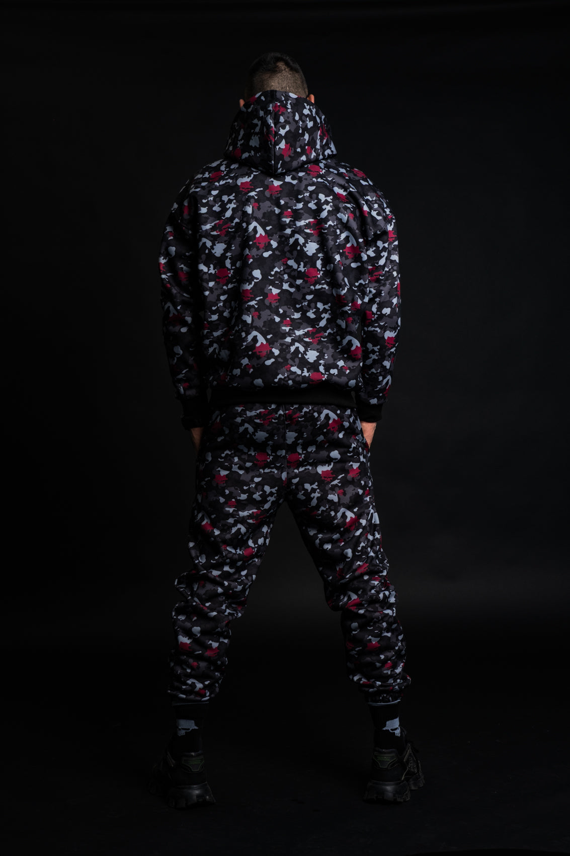 Мъжки спортен комплект Black Ops SET с камуфлажен принт – изглед отзад