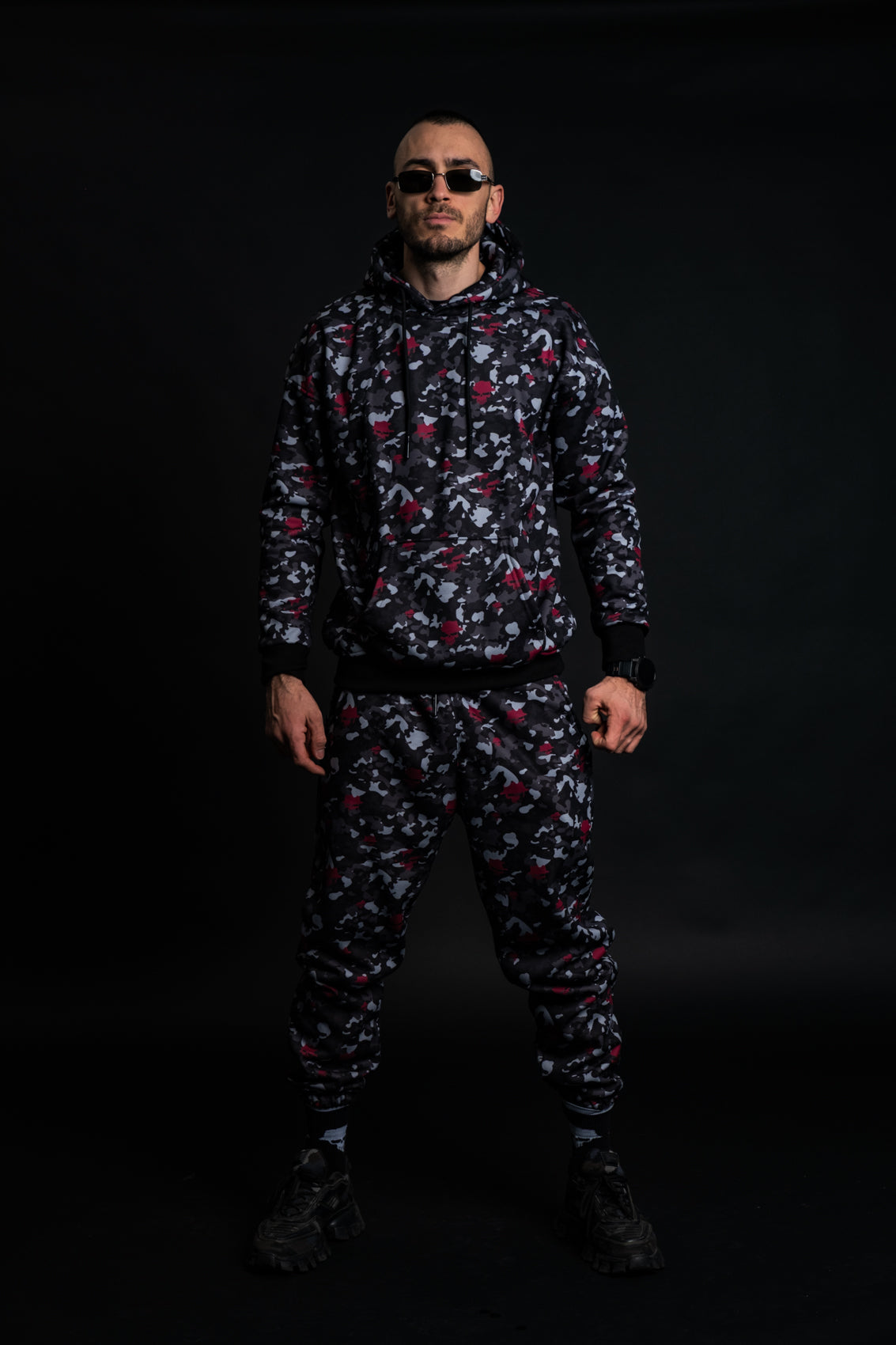 Мъжки камуфлажен спортен комплект Black Ops SET с горнище и долнище от мърда бойз