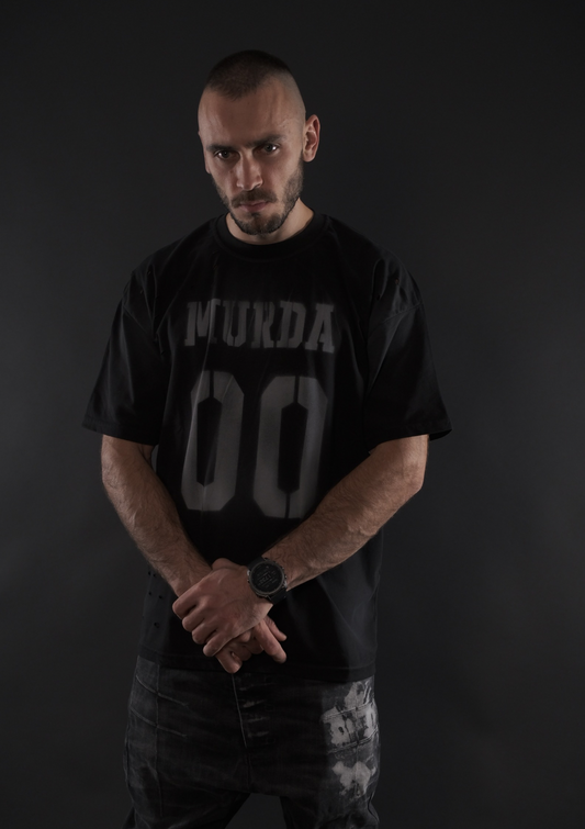 Черна oversized streetwear тениска MurdaBoyz Blackout Edition с принт MURDA 00 отпред