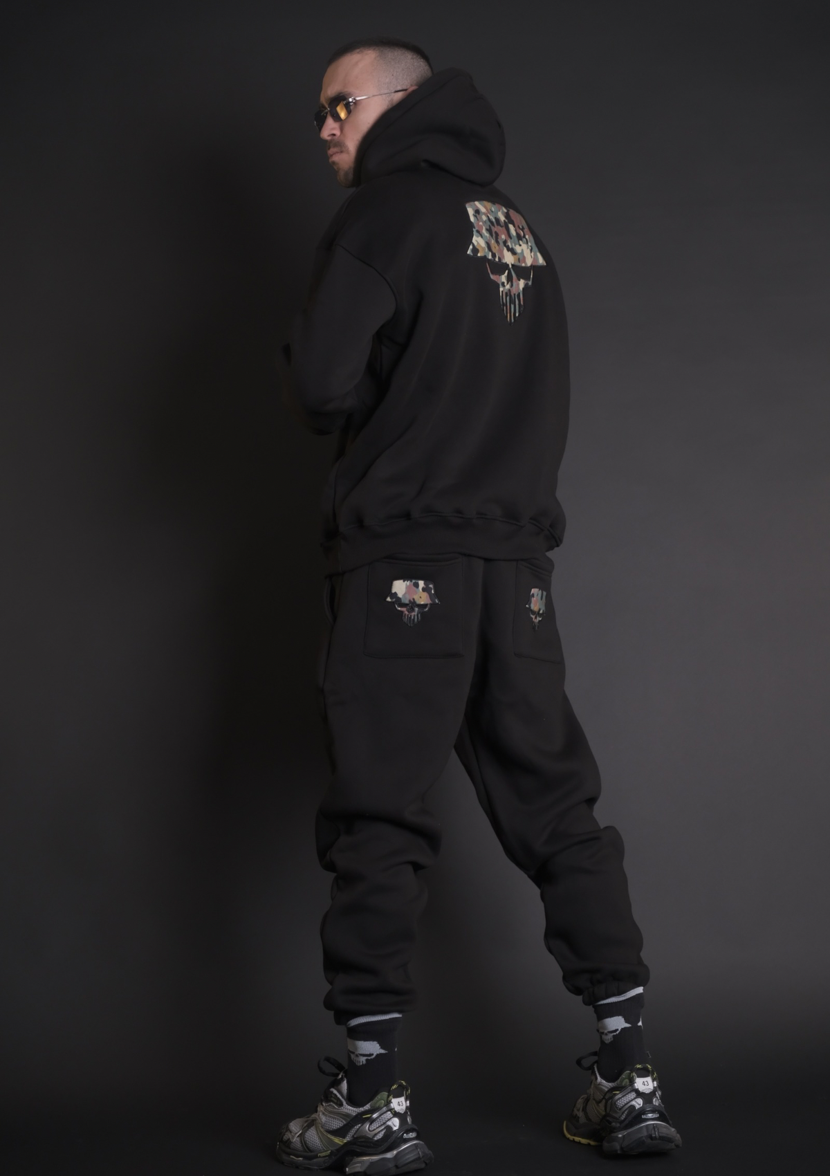 Бродерия на гърба на мъжкия комплект Civilian SET – Murda Boyz детайл