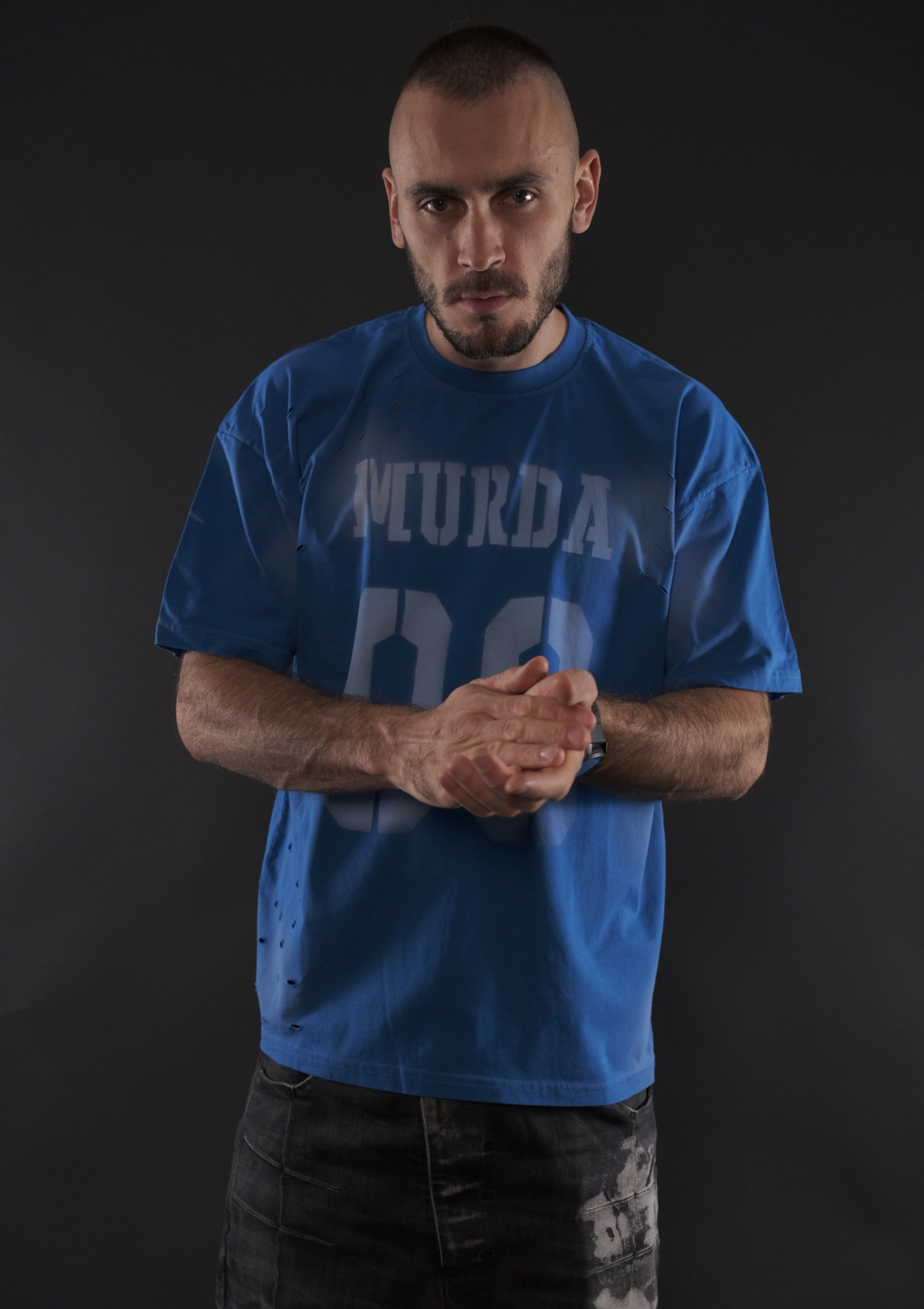 Синя oversized streetwear тениска Murda Boyz Code Blue Edition с принт MURDA 00 отпред.