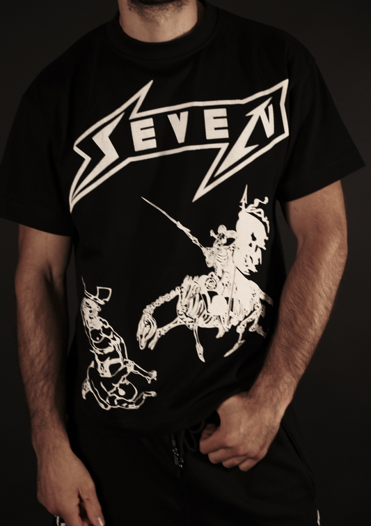 Черна oversize streetwear тениска Holy Blood с графичен принт отпред