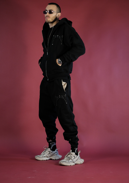 Страничен силует на комплекта Lust SET streetwear. Murda Boyz. Seven By Marsel. 