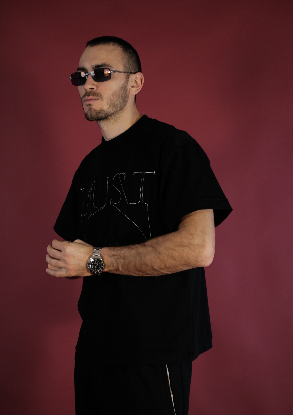Минималистична streetwear тениска LUST от Seven by Marsel в цялостен изглед