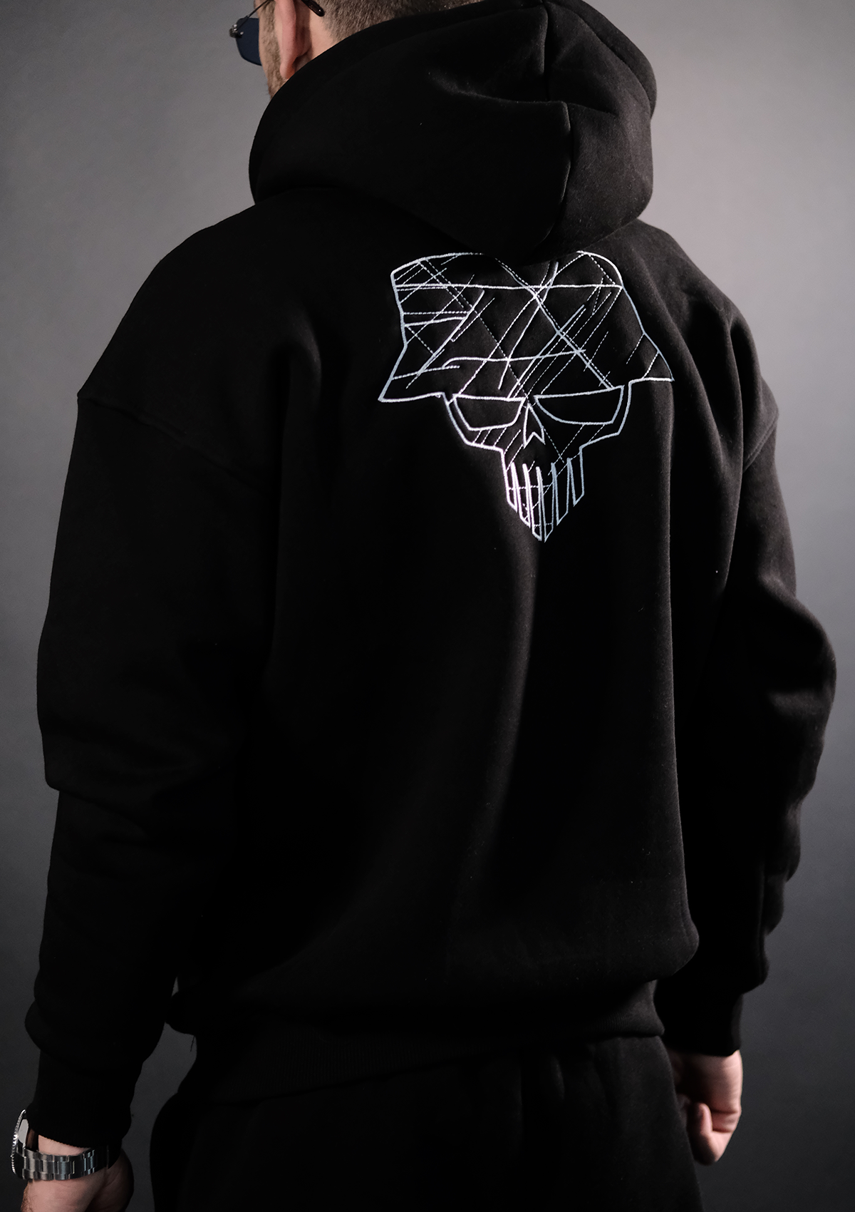 Бродиран детайл на гърба на мъжкия streetwear комплект Murda Boyz Bando Set Black